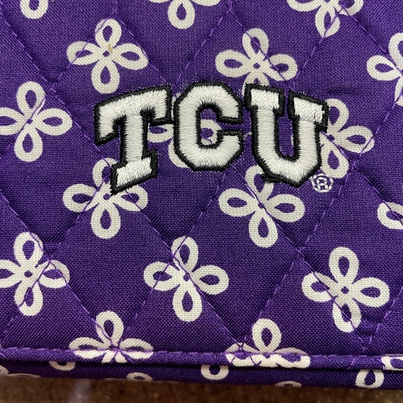 🆕 Vera Bradley Collegiate TCU Horned Frogs RFID All-In-One Crossbody Wallet - Picture 5 of 7